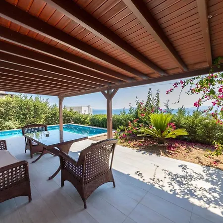 Splendid With Private Pool And Jacuzzi Near In Bodrum