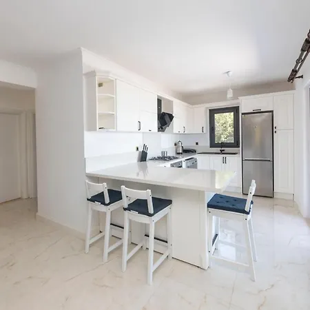 Splendid With Private Pool And Jacuzzi Near In Bodrum Turgutreis