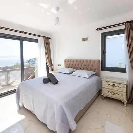 Splendid With Private Pool And Jacuzzi Near In Bodrum * Turgutreis