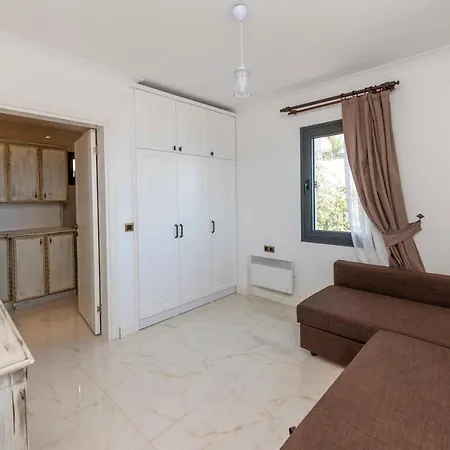 Splendid With Private Pool And Jacuzzi Near In Bodrum Villa Turgutreis